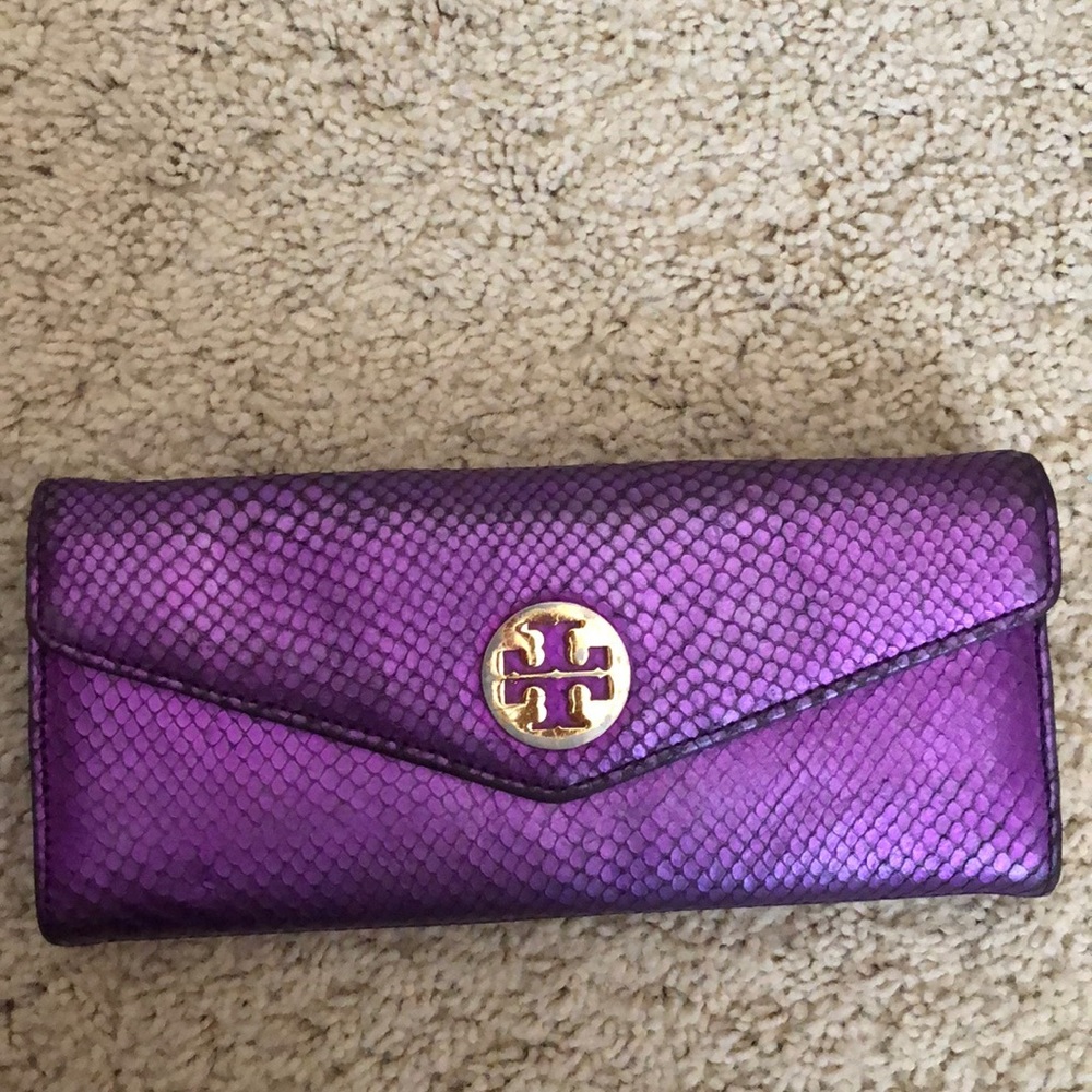 purple snake skin tory burch clutch wallet